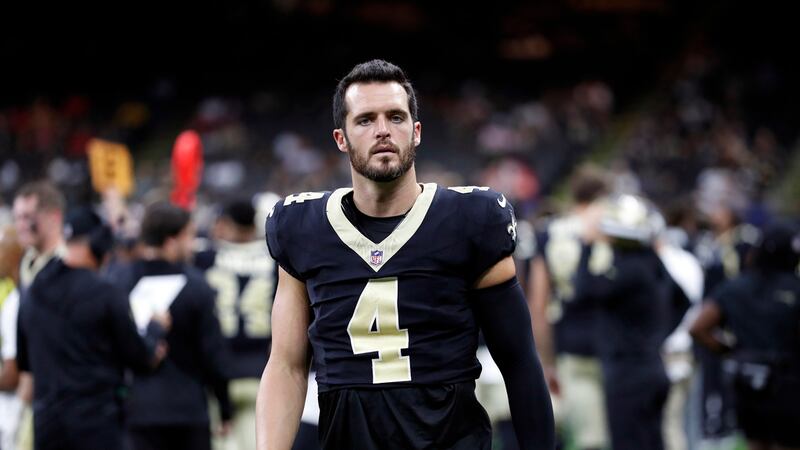 Derek Carr made a surprise start for the Saints after suffering an injury last week at Green...
