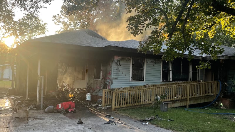 Crews with the Baton Rouge Fire Department responded to a house fire early Thursday morning.