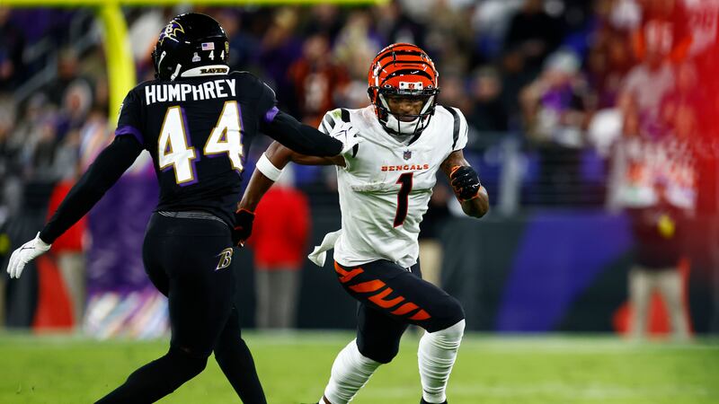 Cincinnati Bengals wide receiver Ja'Marr Chase (1) is expected to miss 4-6 weeks because of a...