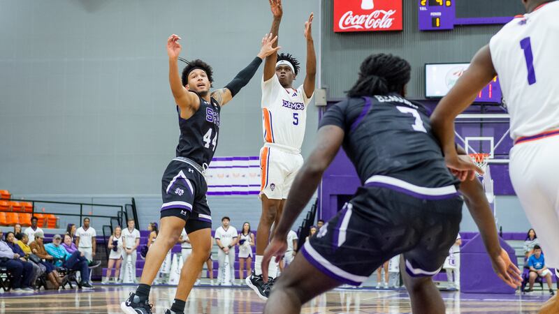 Ryan Forrest (5) led Northwestern State with a career-high 25 points against North Florida on...